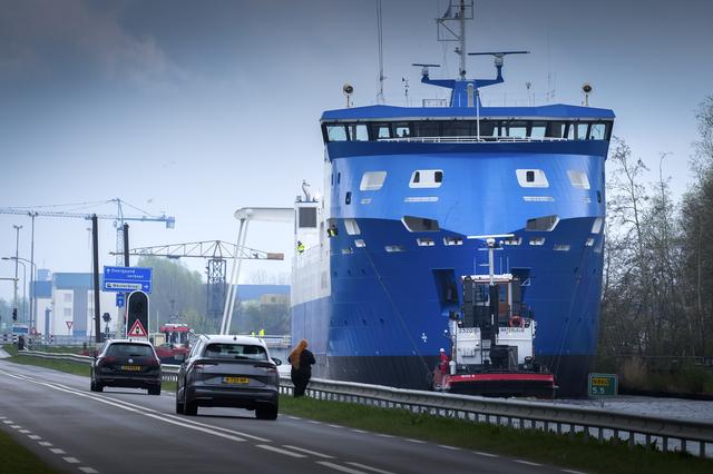 Dikke veerboot van Foxhol via Stad onderweg naar Stille Zuidzee. Moeilijk: Ring Zuid