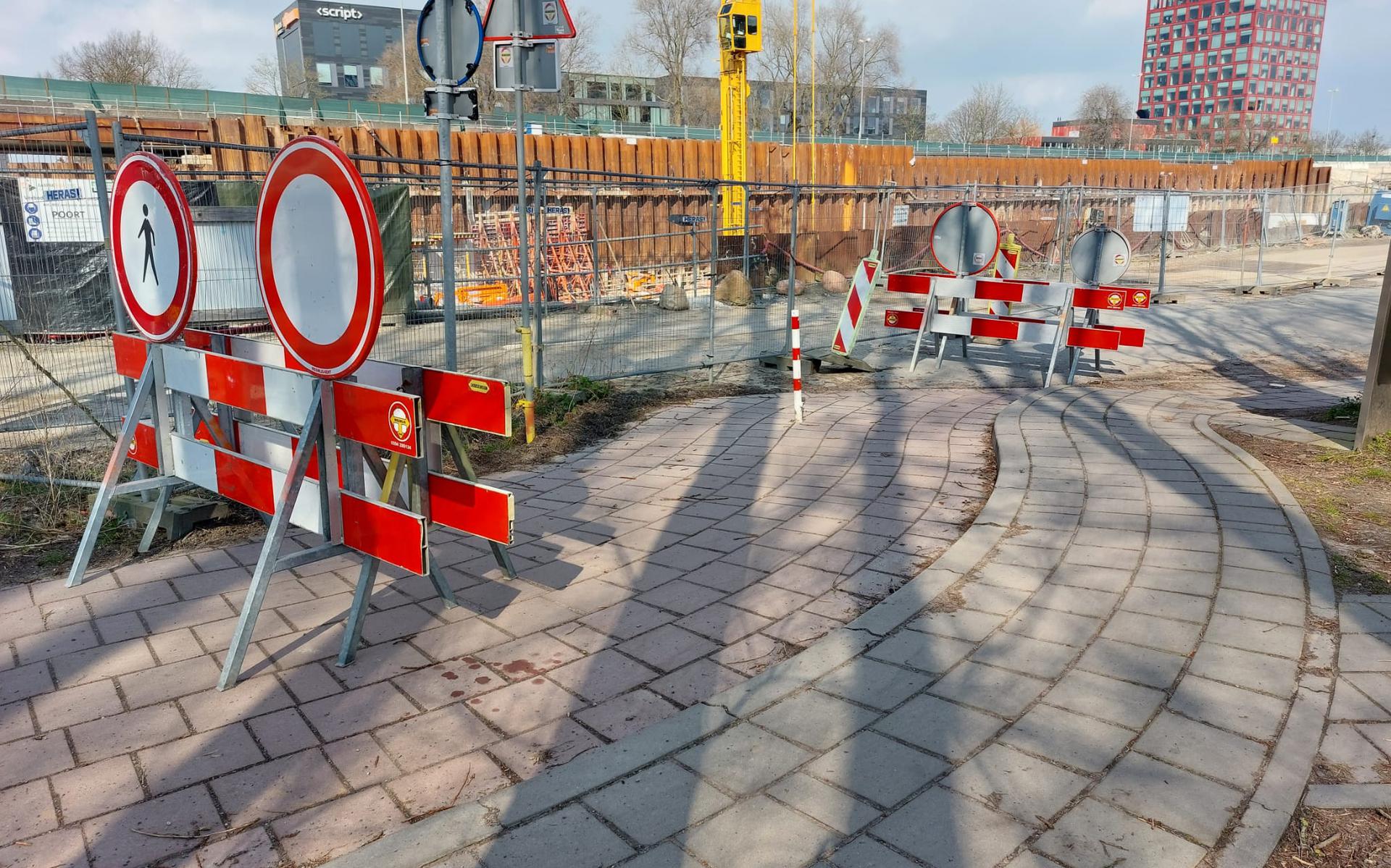 Verboden voor wandelaars en fietsers. Foto van Henk Kooi