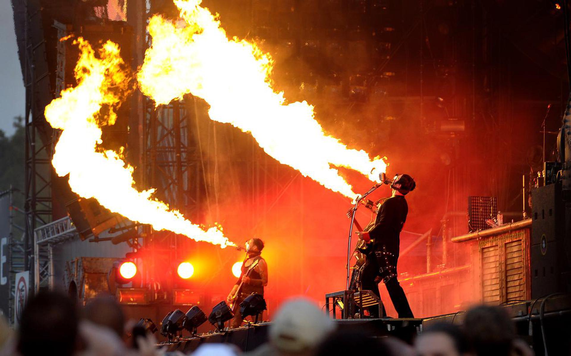 Rammstein speelt met vuur. Foto van ANP