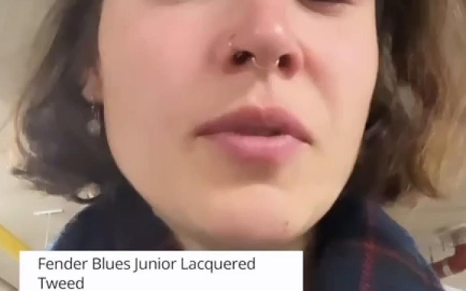 Video | Erg verdrietig: upcoming zangeres Katie Koss beroofd van al haar instrumenten
