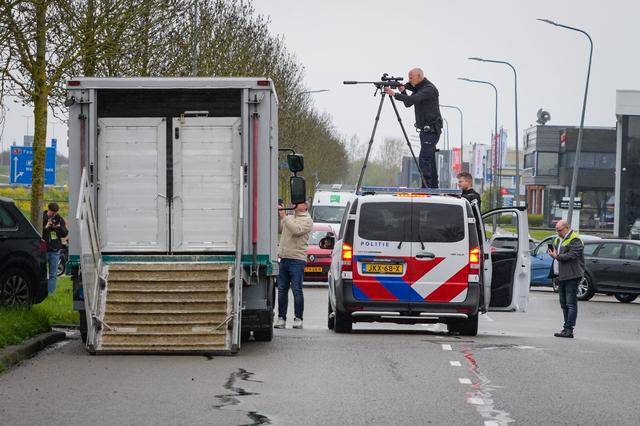 Video | Politie schiet losgebroken koe in Groningen met vijf kogels dood